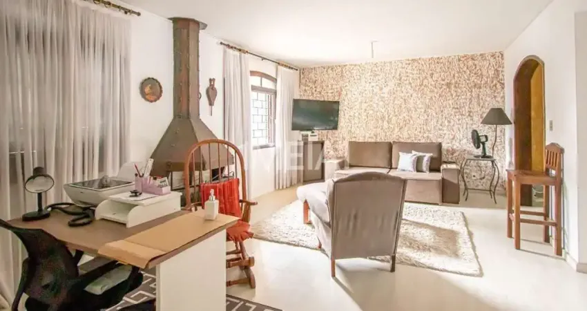 Casa com 3 quartos para alugar na Rua General Couto de Magalhães, 1797, São João, Porto Alegre