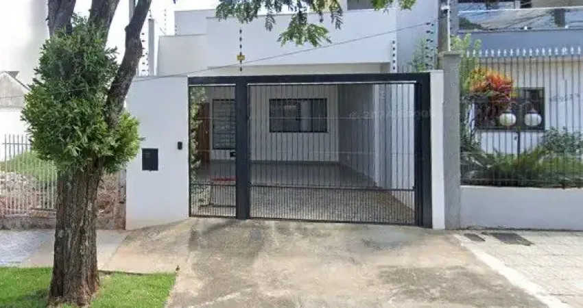 Casa com piscina Jardim imperial- Maringá