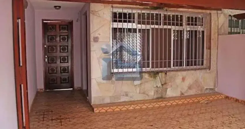 Agora é a hora! Casa com terreno amplo na região da Av. rio bonito, Agende hoje mesmo a sua visita.