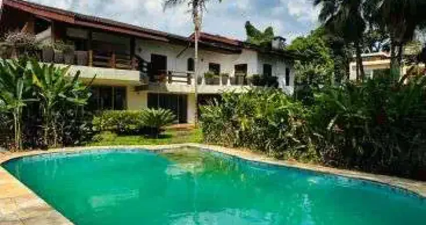 Mansão à Venda no Bolsão de Interlagos – 840m² Construídos em Terreno de 1.200m²