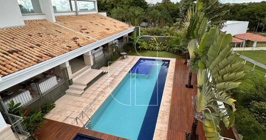 Casa em Condomínio em Parque das Esmeraldas - Marília, SP,Descrição do Imóvel  Esta impressionante residência de 800m² combina sofisticação, conforto e acabamentos de altíssimo padrão, proporcionando 