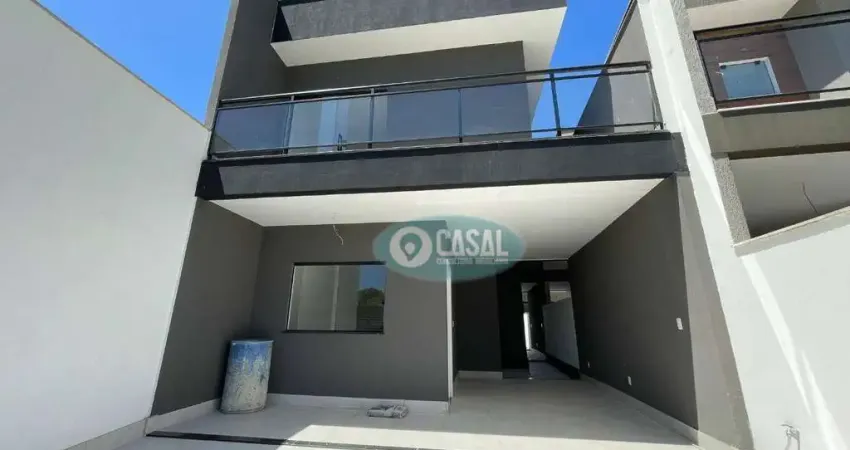 Casa em Condomínio com 03 Quartos à Venda em Itaipu - Niterói/RJ.