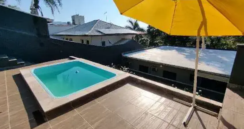 Casa com 03 Quartos à Venda em Itacoatiara - Niterói/RJ