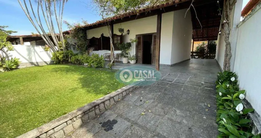 Casa com 03 Quartos e Quintal na Quadra da Praia de Piratininga!