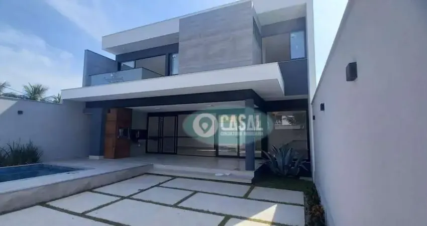 Casa em Camboinhas com 03 Quartos Sendo 03 Suítes com Piscina e Churrasqueira!