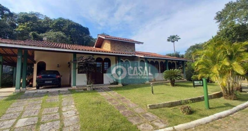 Casa com 03 Quartos, Piscina e Churrasqueira em Várzea das Moças!