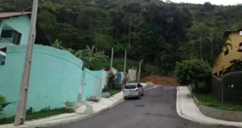 Terreno à Venda, 459 m² em Piratininga - Niterói/RJ.