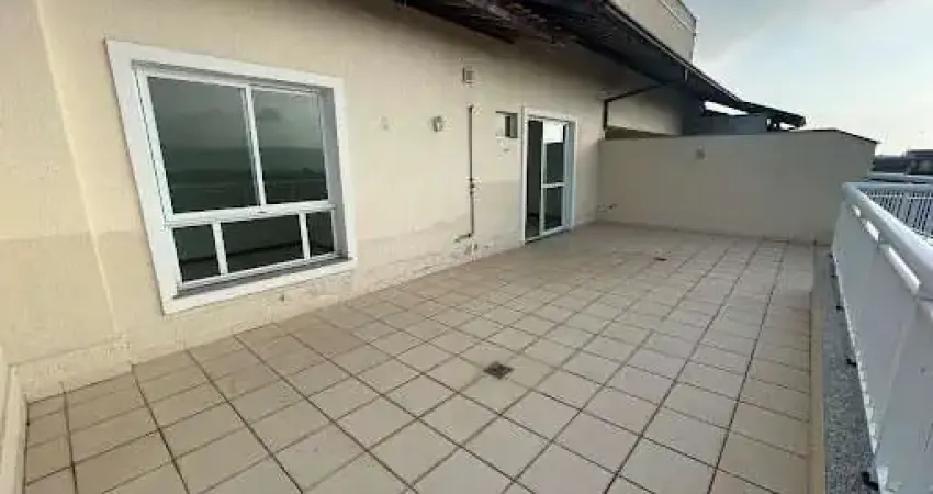 Cobertura com 03 Quartos em Itaipu Pertinho da Entrada de Itacoatiara.