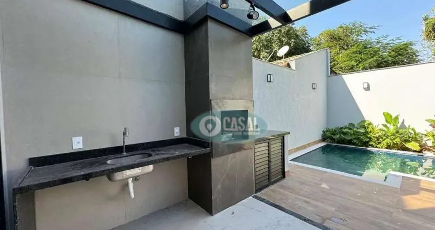 Casa em Piratininga com 03 Quartos, Piscina e Churrasqueira.