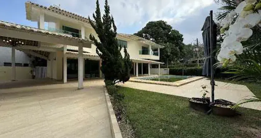 Casa em Condomínio com 03 Suítes, Piscina e Churrasqueira em Piratininga - Niterói/RJ