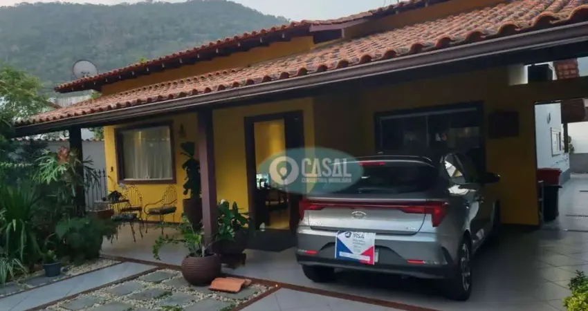 Casa Linear em Piratininga com Localização Privilegiada Perto do Túnel Charitas-Cafubá.