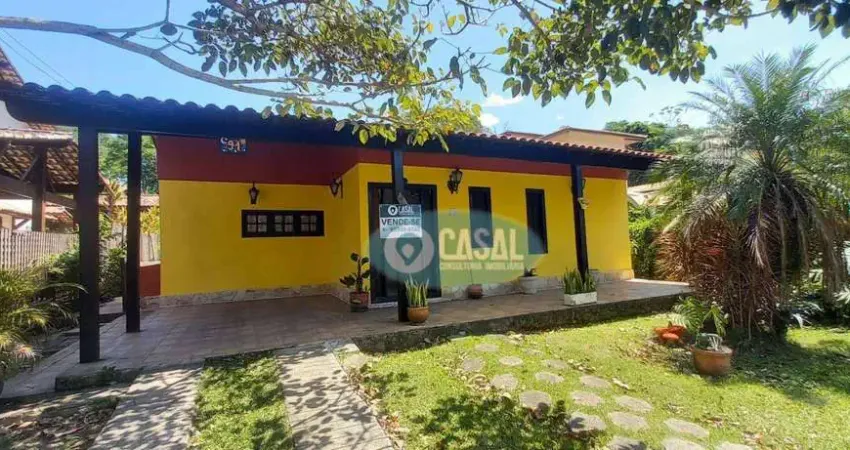 Casa Linear em Condomínio com 03 Quartos, Piscina e Churrasqueira em Várzea das Moças - Niterói/RJ.