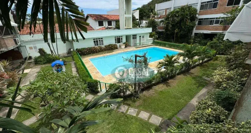 Casa em Itacoatiara Dentro de Condomínio com 04 Quartos e Varandão Gourmet com Churrasqueira em Itacoatiara!