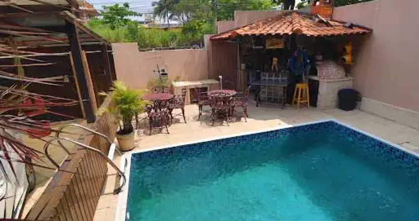 Casa com 05 Quartos à Venda em Piratininga - Niterói/RJ