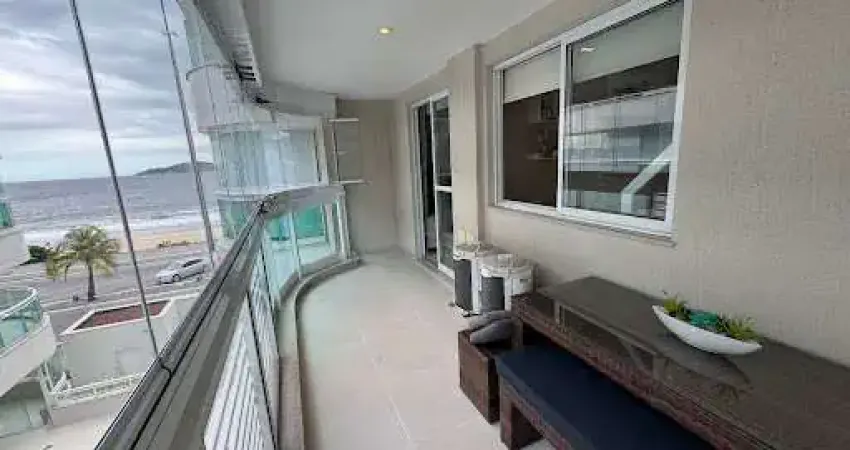 Apartamento Frente Mar em Piratininga com 02 Quartos e Varandão.