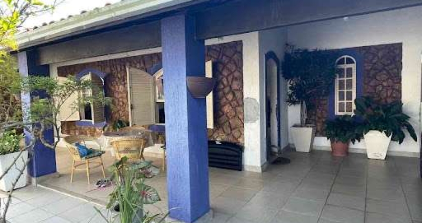 Casa com 03 Quartos à Venda em Piratininga - Niterói/RJ