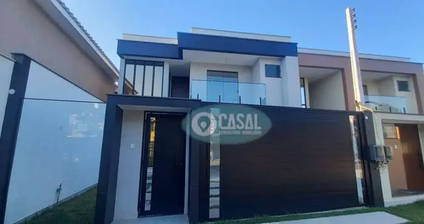 Casa em Camboinhas com 03 Suítes, Piscina e Churrasqueira!