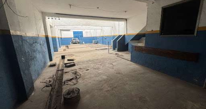Galpão para Alugar com 279 m² - São Lourenço - Niterói/RJ.
