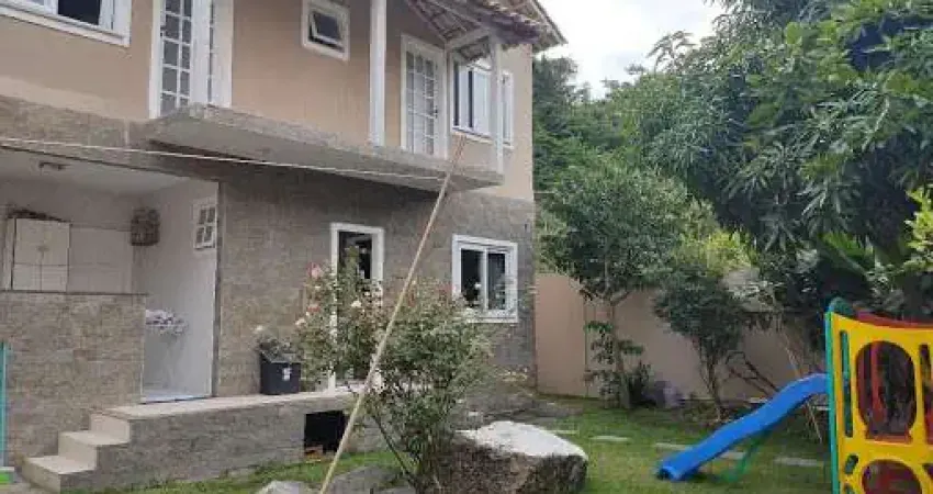 Casa com 04 Quartos à Venda, 220 m²- Piratininga - Niterói/RJ