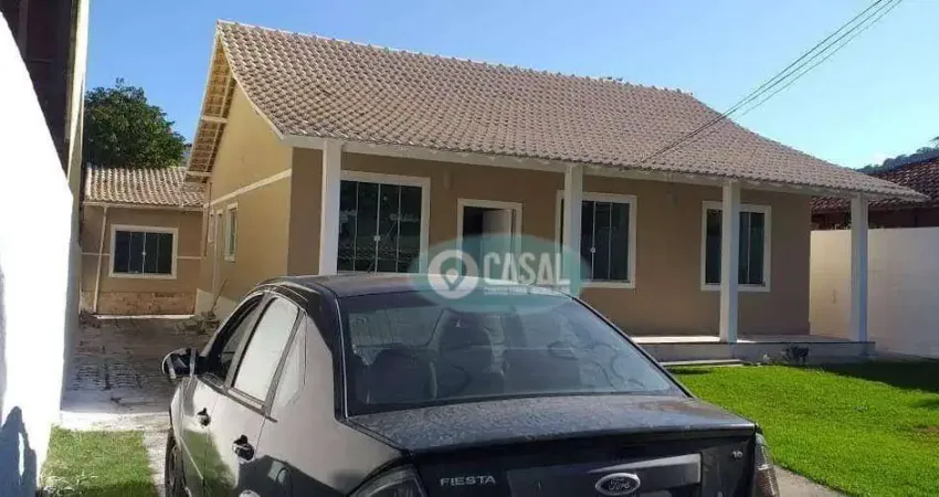 Casa em Itaipu com 04 Quartos sendo 02 Suítes, Churrasqueira, Toda Reformada.