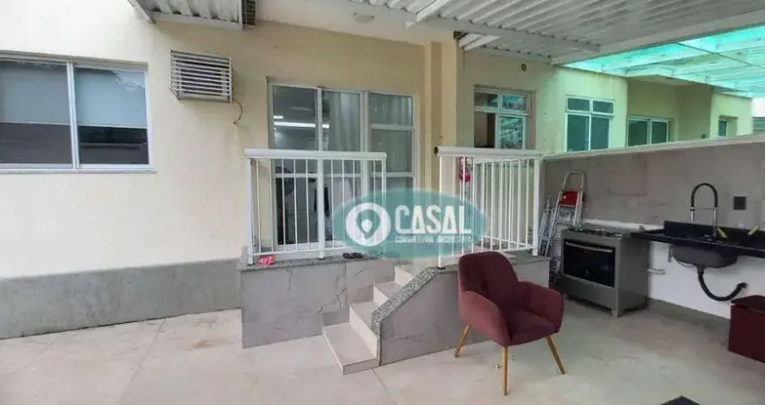 Apartamento com 02 Quartos com Quintal (Porteira Fechada, Fica Tudo).