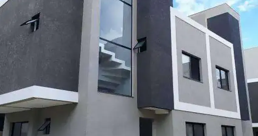 Sobrado para Venda em Curitiba, Uberaba, 3 dormitórios, 1 suíte, 3 banheiros, 2 vagas