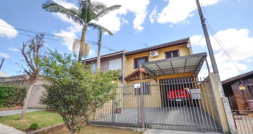Sobrado para Venda em Curitiba, Barreirinha, 3 dormitórios, 1 suíte, 4 banheiros, 2 vagas