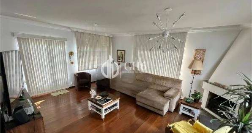 Residência de Alto Padrão com Piscina - Jardim América