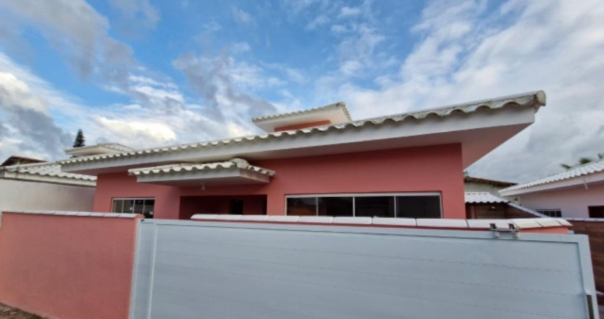 Linda casa escriturada dentro de condomínio com praia em Unamar - Cabo Frio.