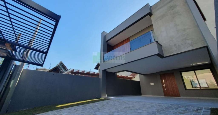 Casa Nova com 03 Dormitórios, Ótima Localização no Jardim Mauá, NH