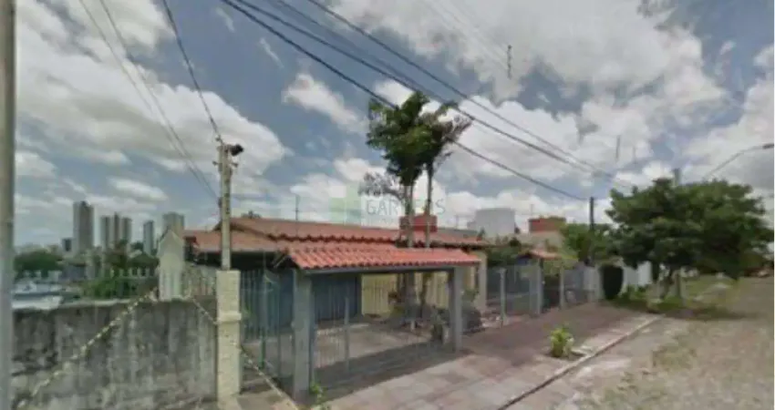Casa Com 03 Dormitórios e Piscina, no Morro dos Papagaios, Guarani, NH