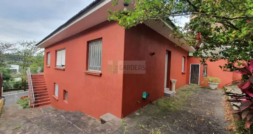 Excelente Localização no Centro, Casa com 287,90 m² e  Terreno de 435,60 m²