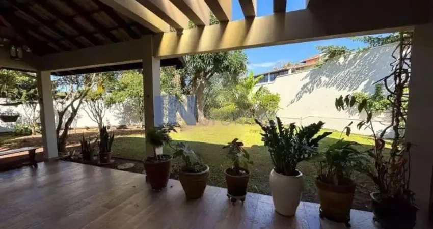 Luxuosa Casa de Condomínio à Venda em Jundiaí-SP, Jardim das Samambaias: 4 quartos, 2 suítes, 2 salas, 4 banheiros, 4 vagas, 309m².