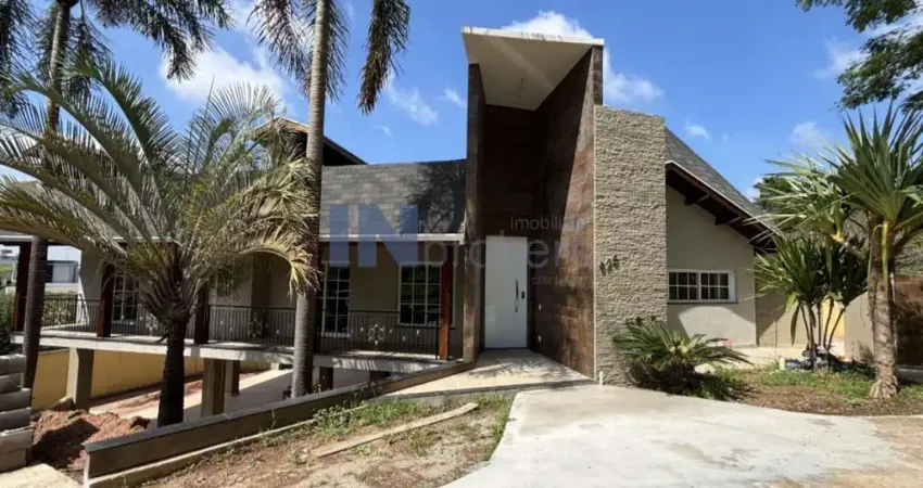 Casa alto padrão a venda em condomínio em louveira sp com 4 suítes, 4 vagas, planejados, área gourmet, piscina, quintal