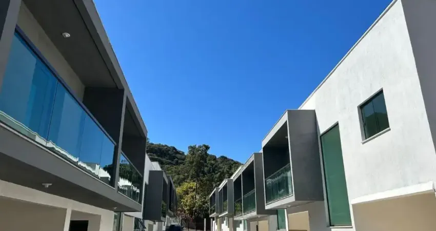 Linda casa no Marilândia, 2 suítes, 2 vagas área gourmet
