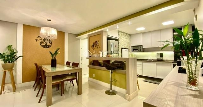 Apartamento à Venda, 3 Quartos, 1 Suíte, no Petrópolis