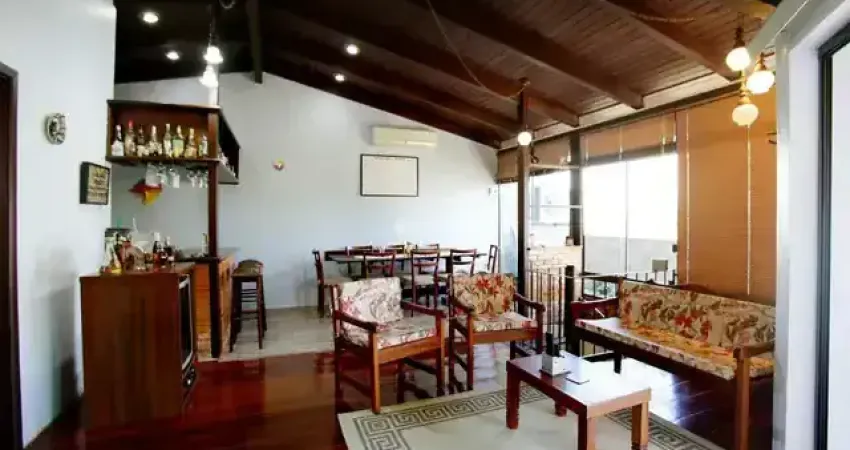 Excelente cobertura 3 quartos, 161m², 2 vagas no menino deus