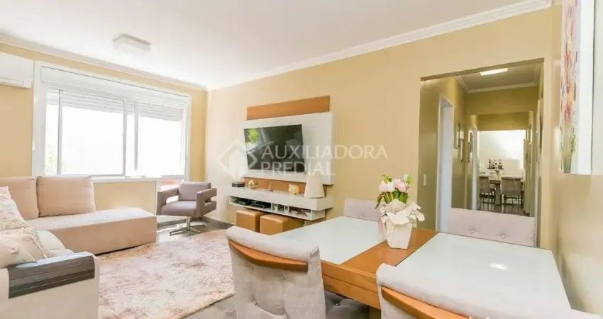 Apartamento Reformado com Vaga Dupla e Excelente Localização em Porto Alegre