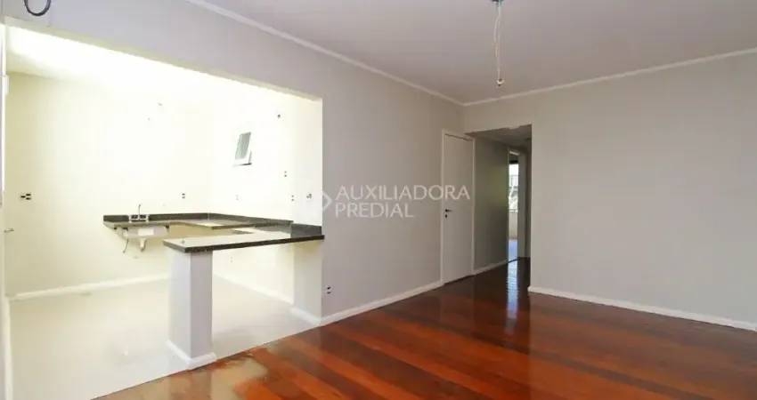 Apartamento Reformado com Suíte e Vaga no Coração do Bairro Petrópolis!
