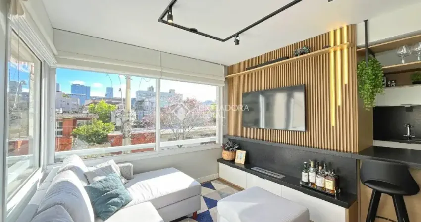 Apartamento Semimobiliado com Suíte e Churrasqueira no Menino Deus – 70m² Privativos!