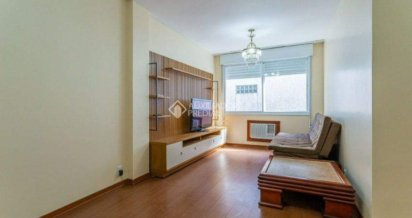Apartamento Mobiliado com Suíte no Último Andar no Petrópolis!