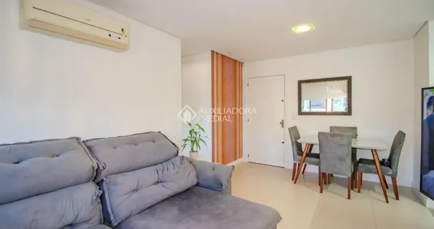 Apartamento de 2 quartos com 2 vagas à venda no bairro Passo da Areia em Porto Alegre