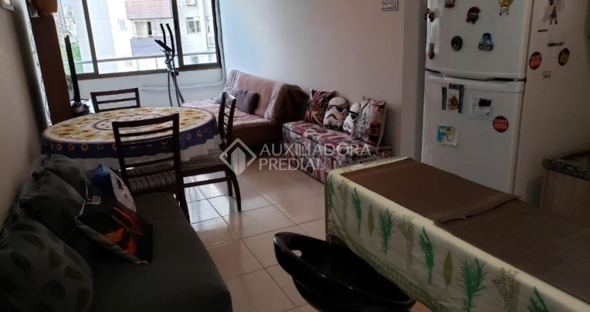 Apartamento 2 dormitórios com vaga, no bairro Santana