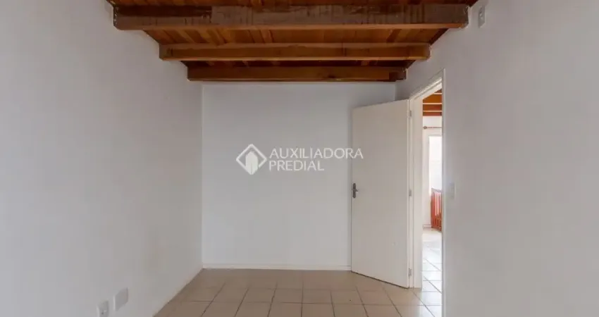 Casa em Condomínio, no bairro Jardim Leopoldina, 3 quartos e 2 vagas de garagem