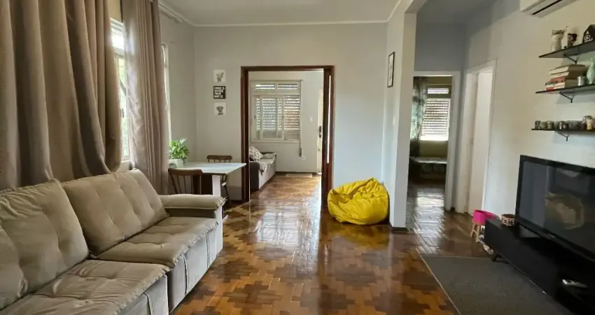 Residência ampla, forte potencial comercial  na Azenha
