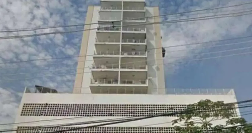 Apartamento com 82m², na Rua Lins de Vasconcelos, com varandão, pertinho do  Comércio, Metro e do T