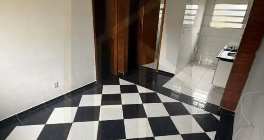 Apartamento para Locação em Itaquaquecetuba, Vila Ursulina, 2 dormitórios, 1 banheiro, 1 vaga