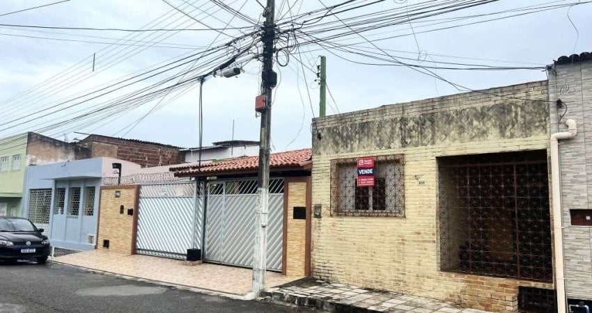 Residência à venda no bairro do Alecrim, com 3 dormitórios, 135 m²  - Natal/RN - CA0498