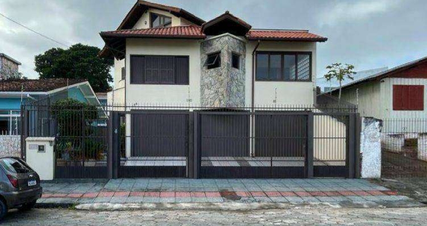 Casa com 3 dormitórios FINANCIÁVEL à venda, 265 m² por R$ 1.850.000 - Capoeiras - Florianópolis/SC