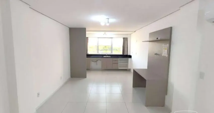 Apartamento com 1 dormitório para alugar, 32 m² por R$ 2.339,84/mês - Estreito - Florianópolis/SC
